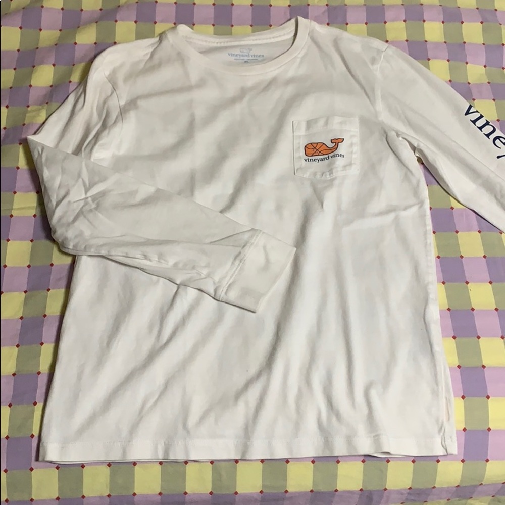 Long sleeves. Vineyards.